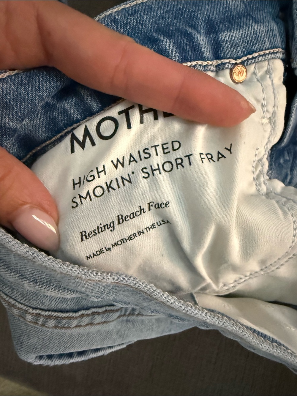 MOTHER • high waisted Smokin’ short fray denim shorts resting beach face size 26 - Picture 9 of 9